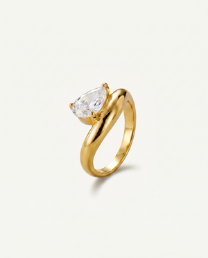 Loeva Crystal Ring