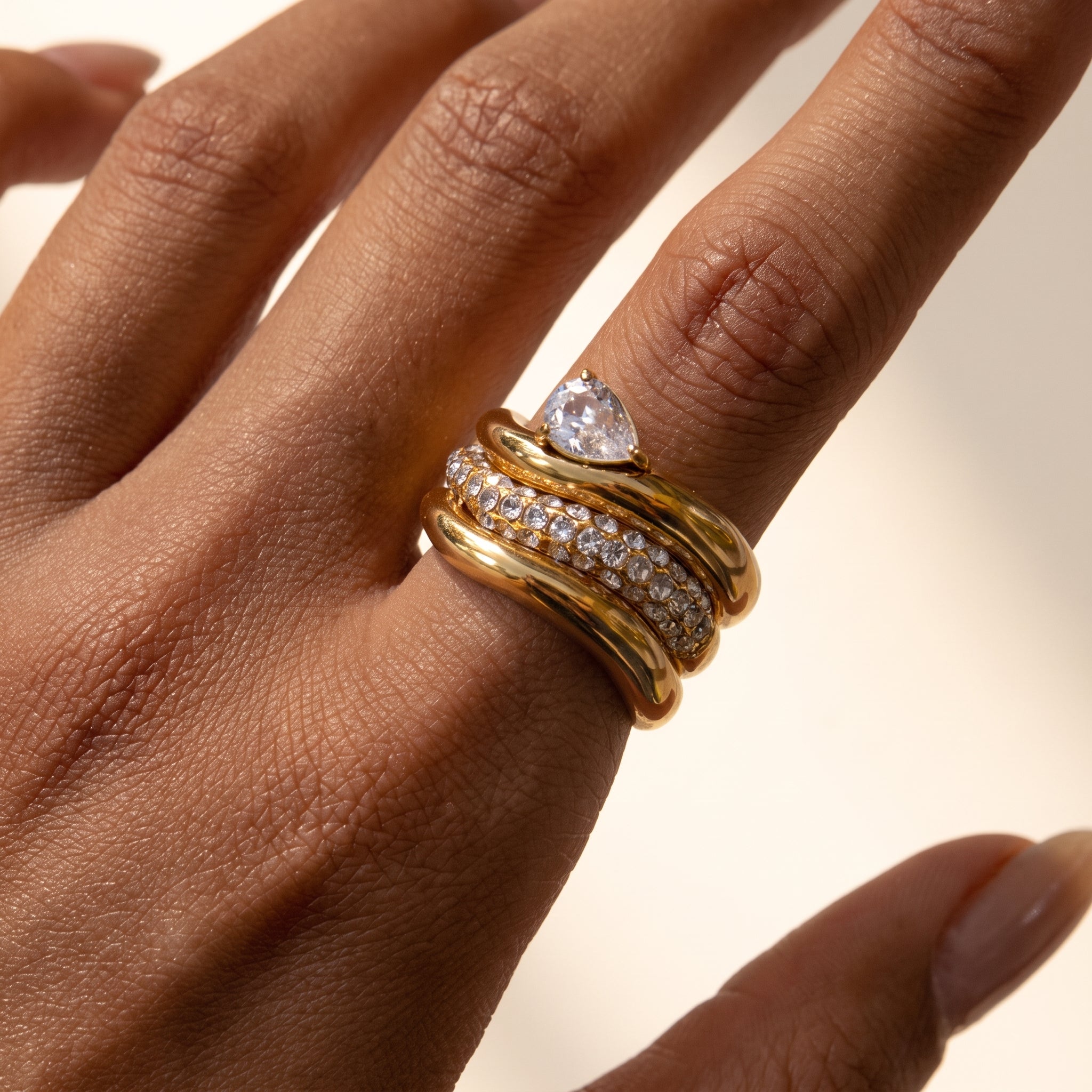 Loeva Crystal Ring